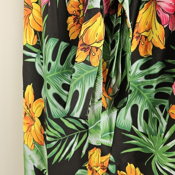 SHEIN Curve 3XL Strapless Black Jumpsuit with Tropical Pattern - Picture 2 of 4
